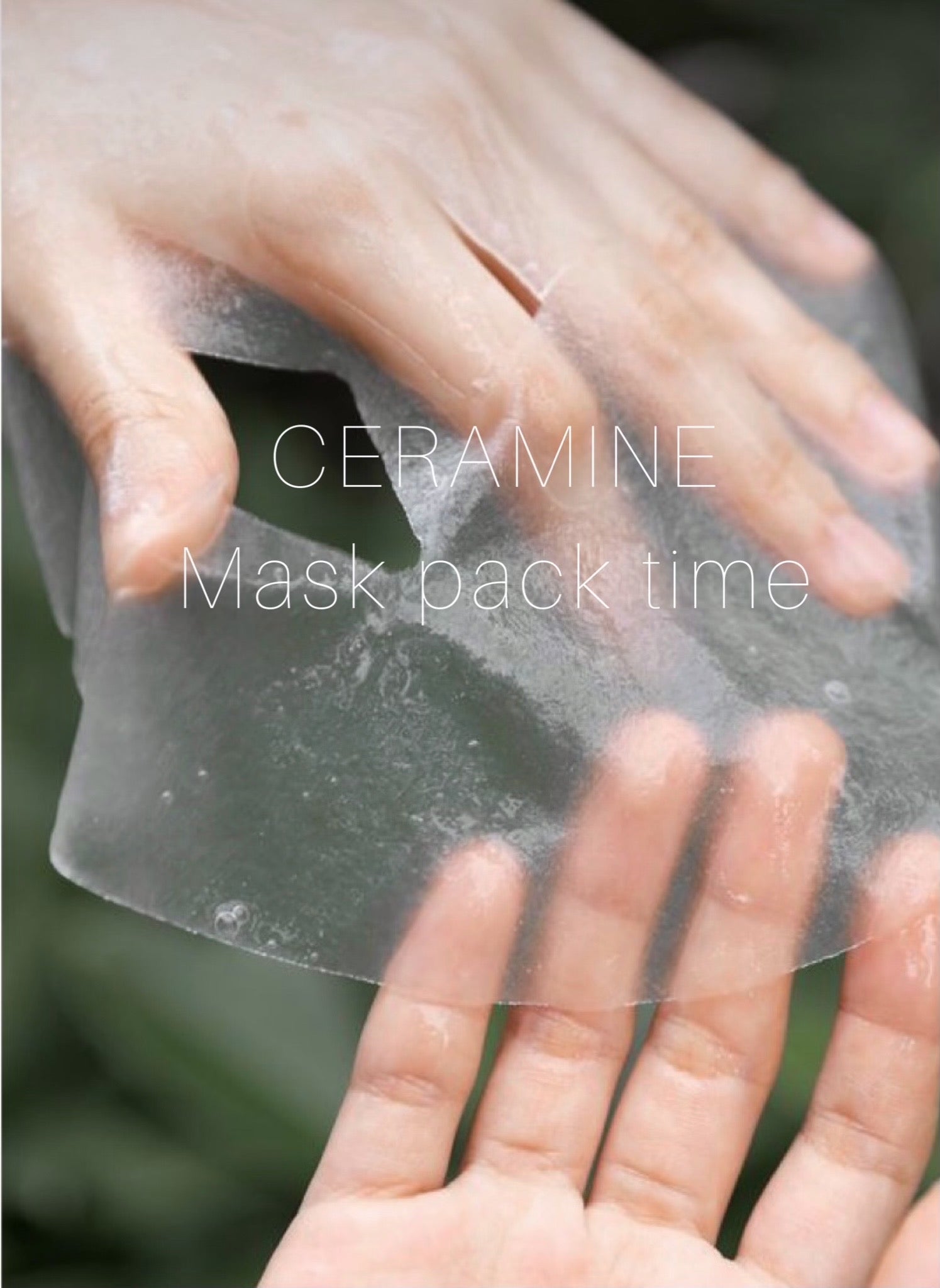 The Ceramine Aqua Face Mask pack deeply cleanses pores, exfoliates dead skin cells and reduces the appearance of pores to leave your skin